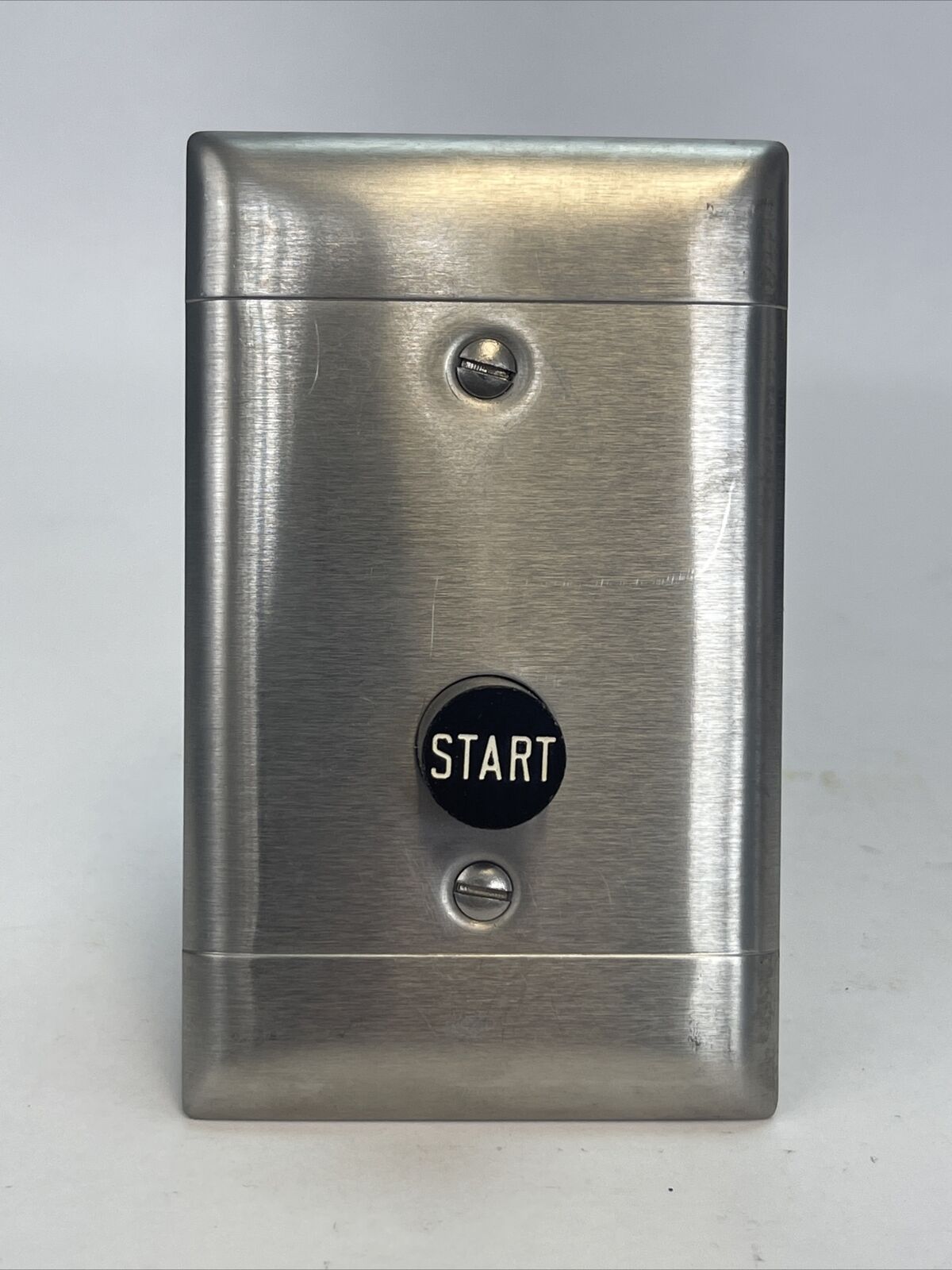SQUARE D 9001 BF-19 START STANDARD DUTY PUSH-BUTTON STATION 600 VAC/VDC SERIES A