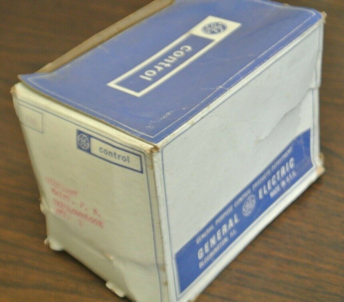 GENERAL ELECTRIC CR2940WM600E OILTIGHT PUSHBUTTON UNIT / NEW SURPLUS