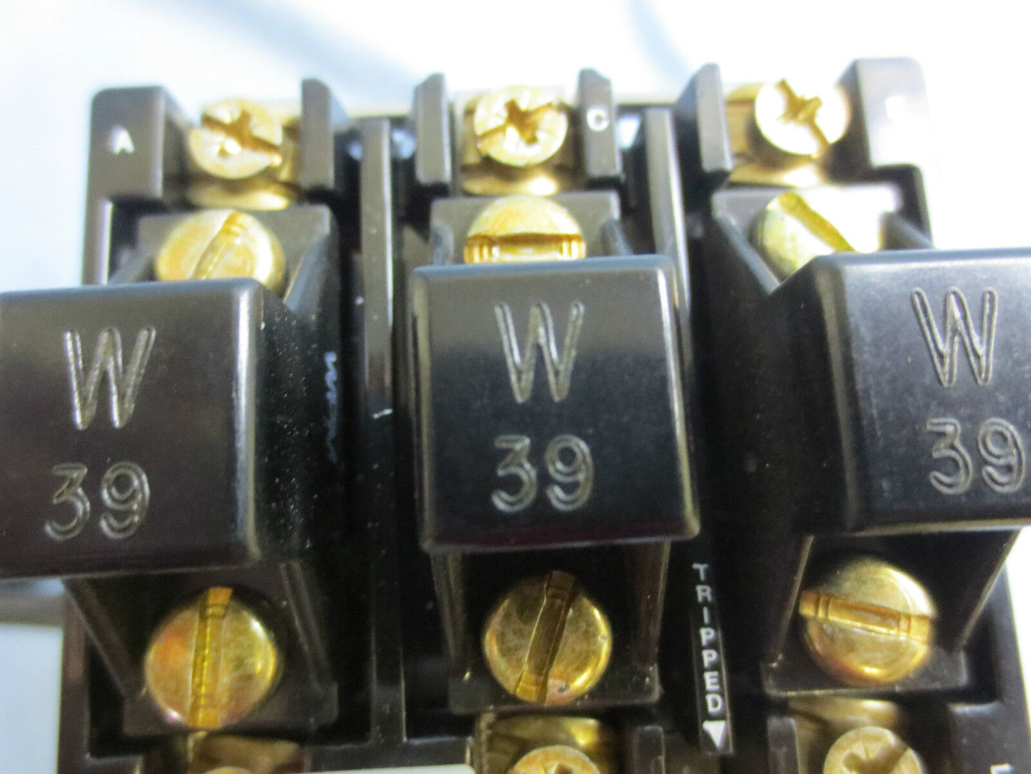 ALLEN-BRADLEY 592-TPD300 Ser. A OVERLOAD RELAY 304A w/ 592-JOV16 w/ W39 HEATERS