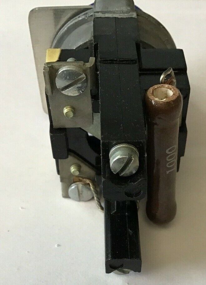 CUTLER HAMMER 10250H396A PUSH BUTTON ELEMENT INDICATING LIGHT 110V HEAVY DUTY