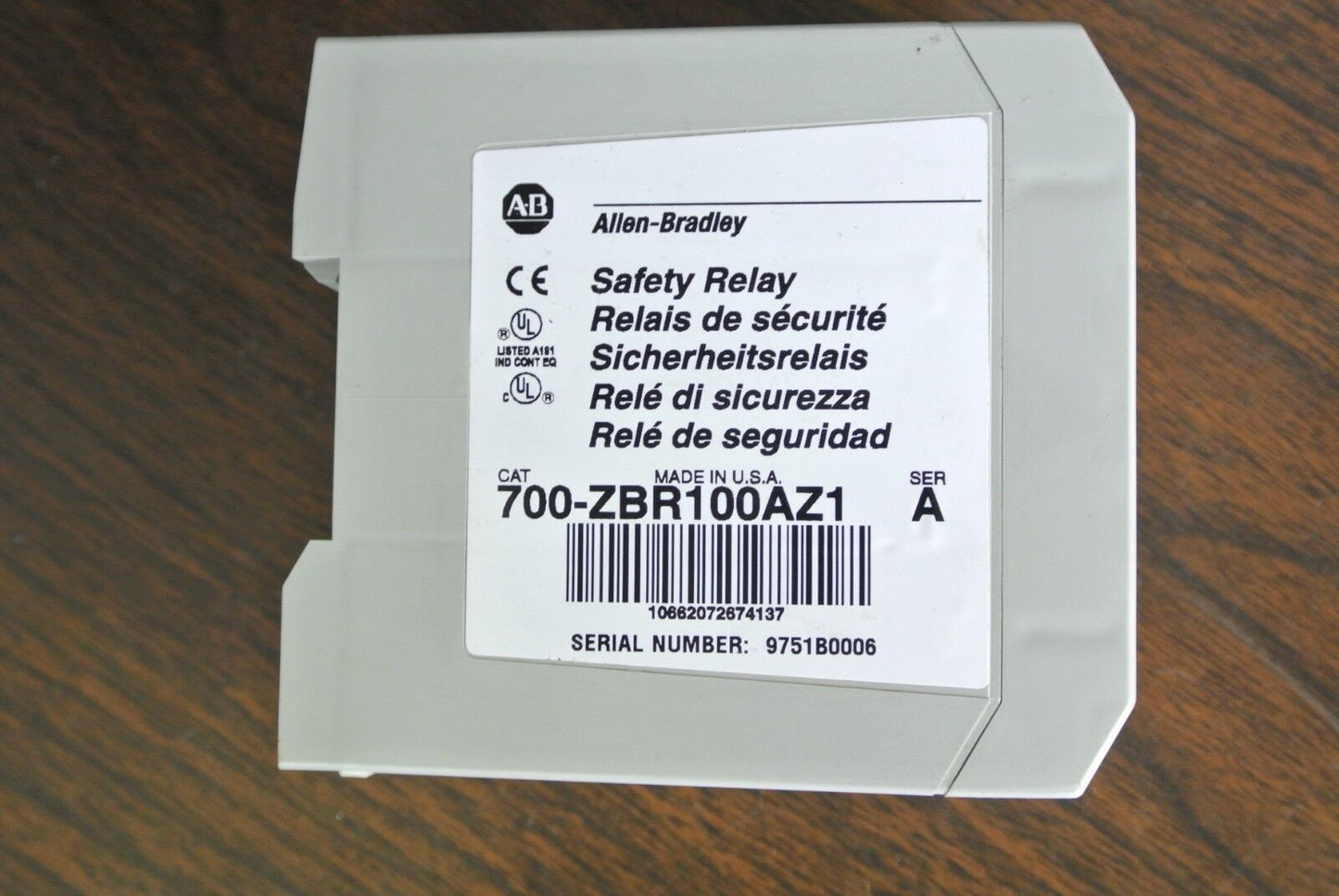 ALLEN-BRADLEY 700-ZBR100AZ1 Ser. A SAFETY RELAY 120V / 24V - NEW SURPLUS
