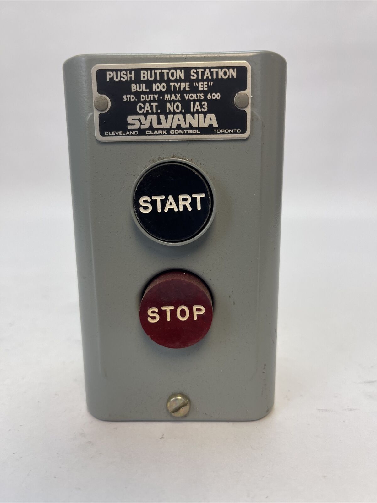 SYLVANIA 1A3 START STOP PUSH BUTTON STATION NEMA 1 ENCLOSURE BUL. 100 TYPE "EE"