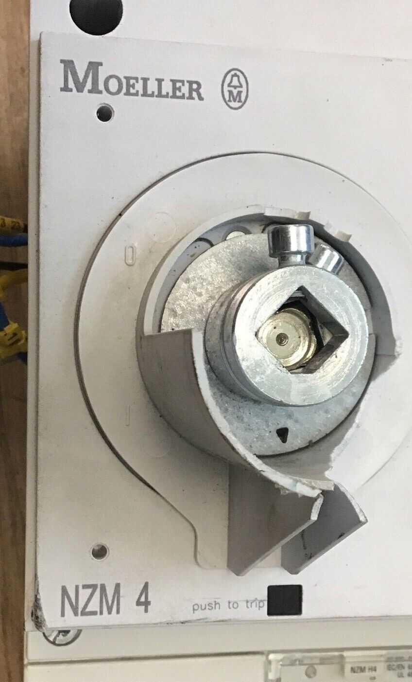 MOELLER NZM4 H4-AE / H4-VE CIRCUIT BREAKER 1200A W/ AE 800-NA 800A TRIP
