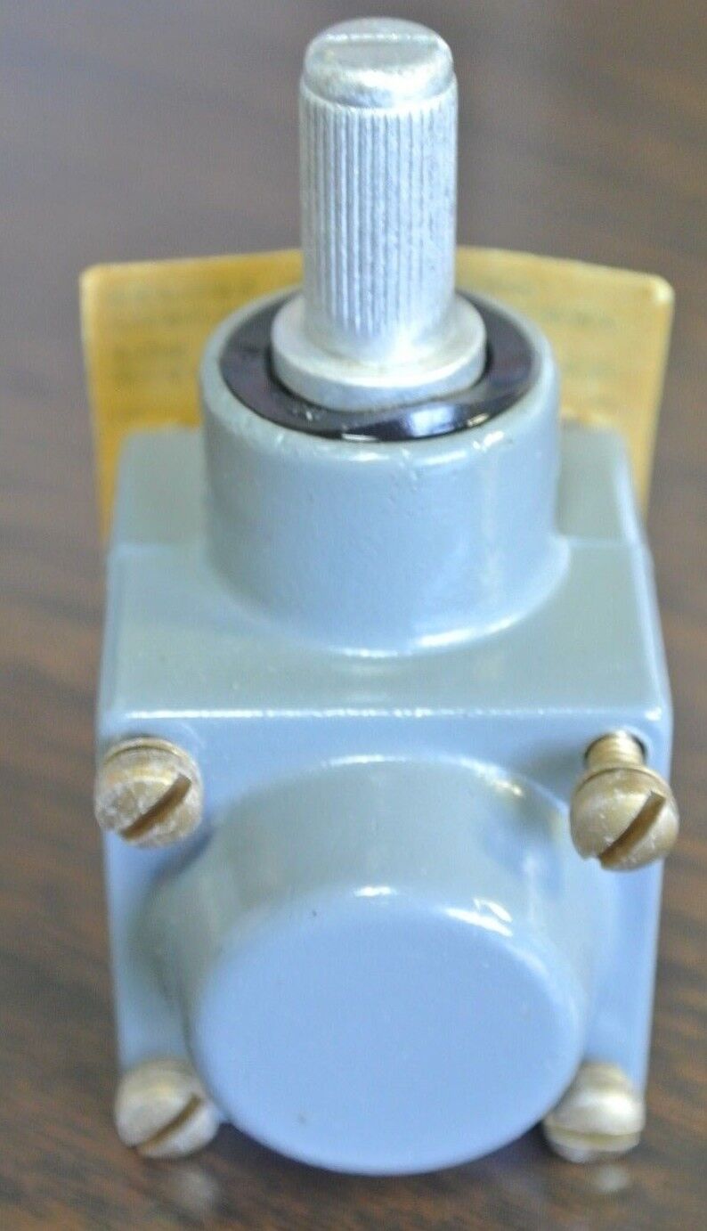ALLEN-BRADLEY Z-16067 OPERATING HEAD for 802T OILTIGHT LIMIT SWITCH NEW SURPLUS