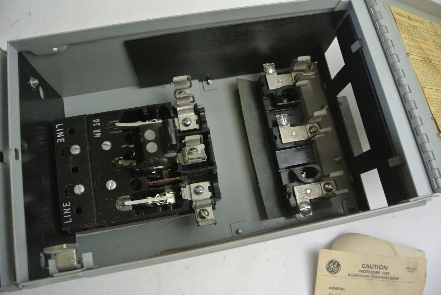 GE THFP361 TWIN FUSIBLE QMR-TYPE PANELBOARD SWITCH - 600V, 30A, 20HP MAX.
