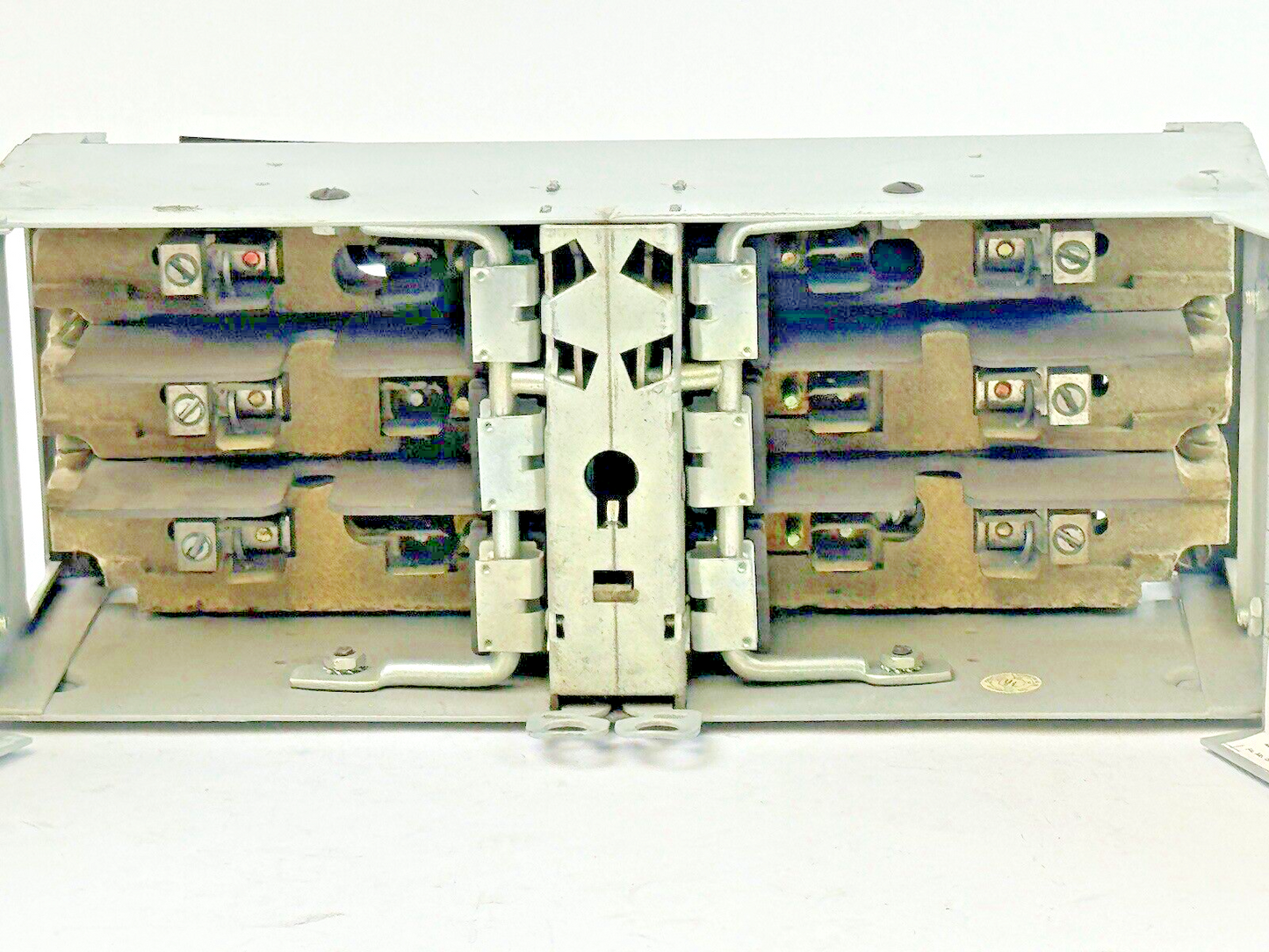 SIEMENS/ITE - V7B3211R SER. A - VACU-BREAK SWITCH - 30A, 240 VAC, 3 POLE 3 PHASE