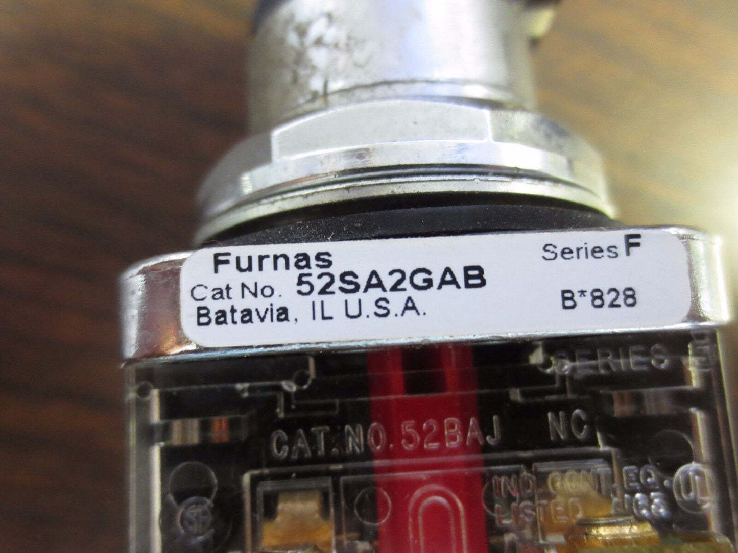 FURNAS 52SA2GAB Ser. F - THREE-POSITION SWITCH, CENTER OFF + 52BAJ