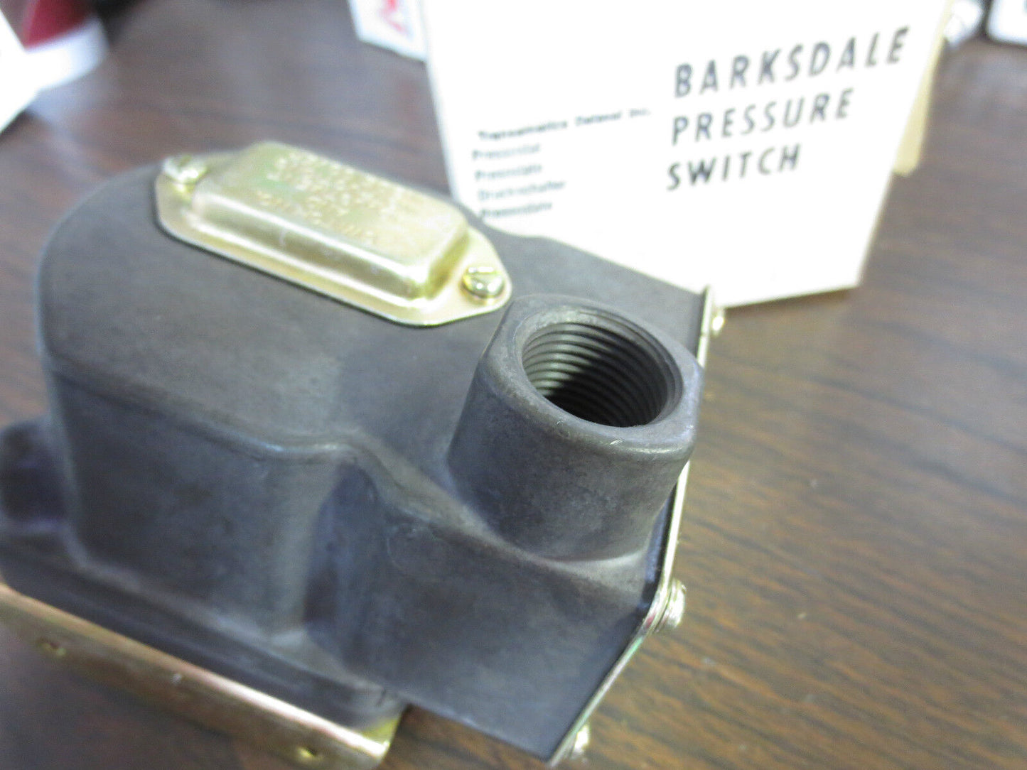 BARKSDALE D2T-M18SS-L6 TRANSAMERICA DELAVAL PRESSURE SWITCH - NEW SURPLUS