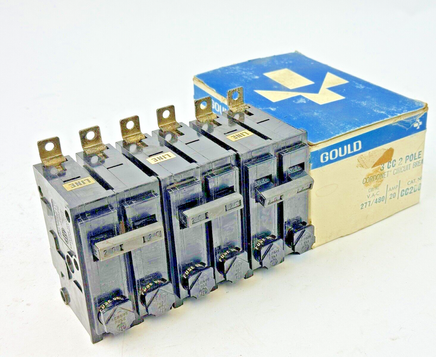 SIEMENS / ITE *BOX OF 3* - CC2B020 - CIRCUIT BREAKER - 2 POLE/277VAC/20A - NEW