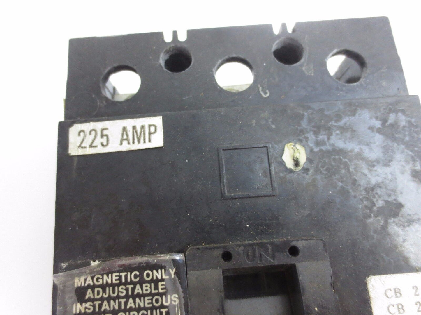 SQUARE D ADJUSTABLE TRIP CIRCUIT BREAKER - 225A, 3P