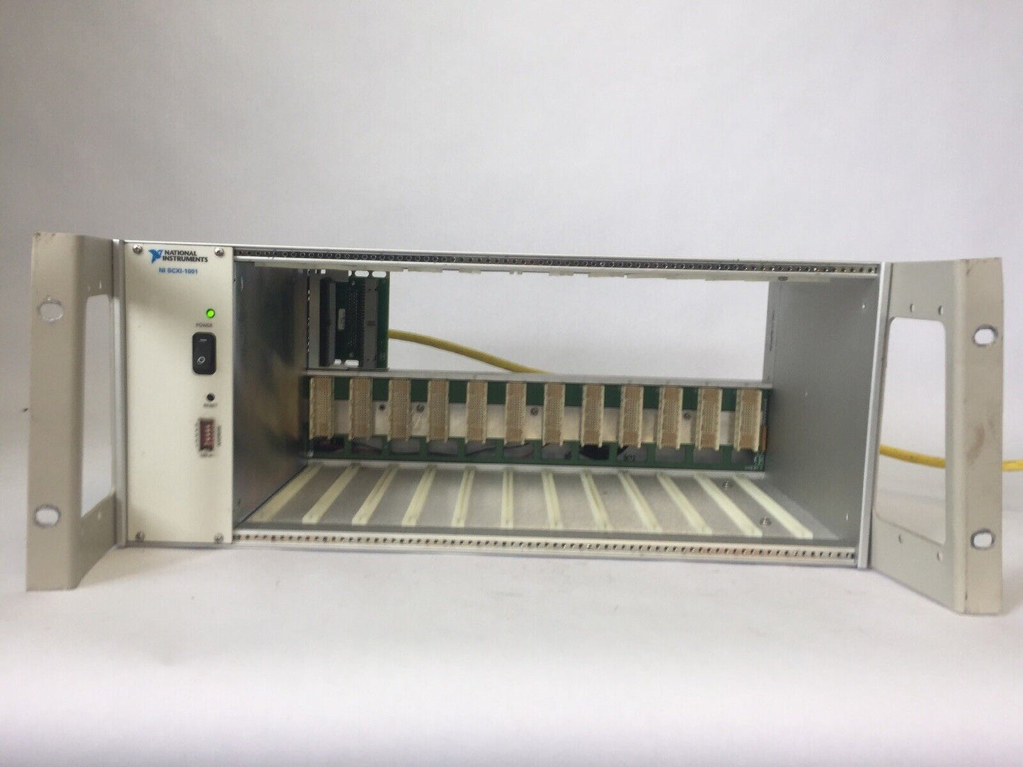 NATIONAL INSTRUMENTS SCXI-1001 12 SOLT CHASSIS 100/120/220/240VAC 1.7/1.5/0.8A