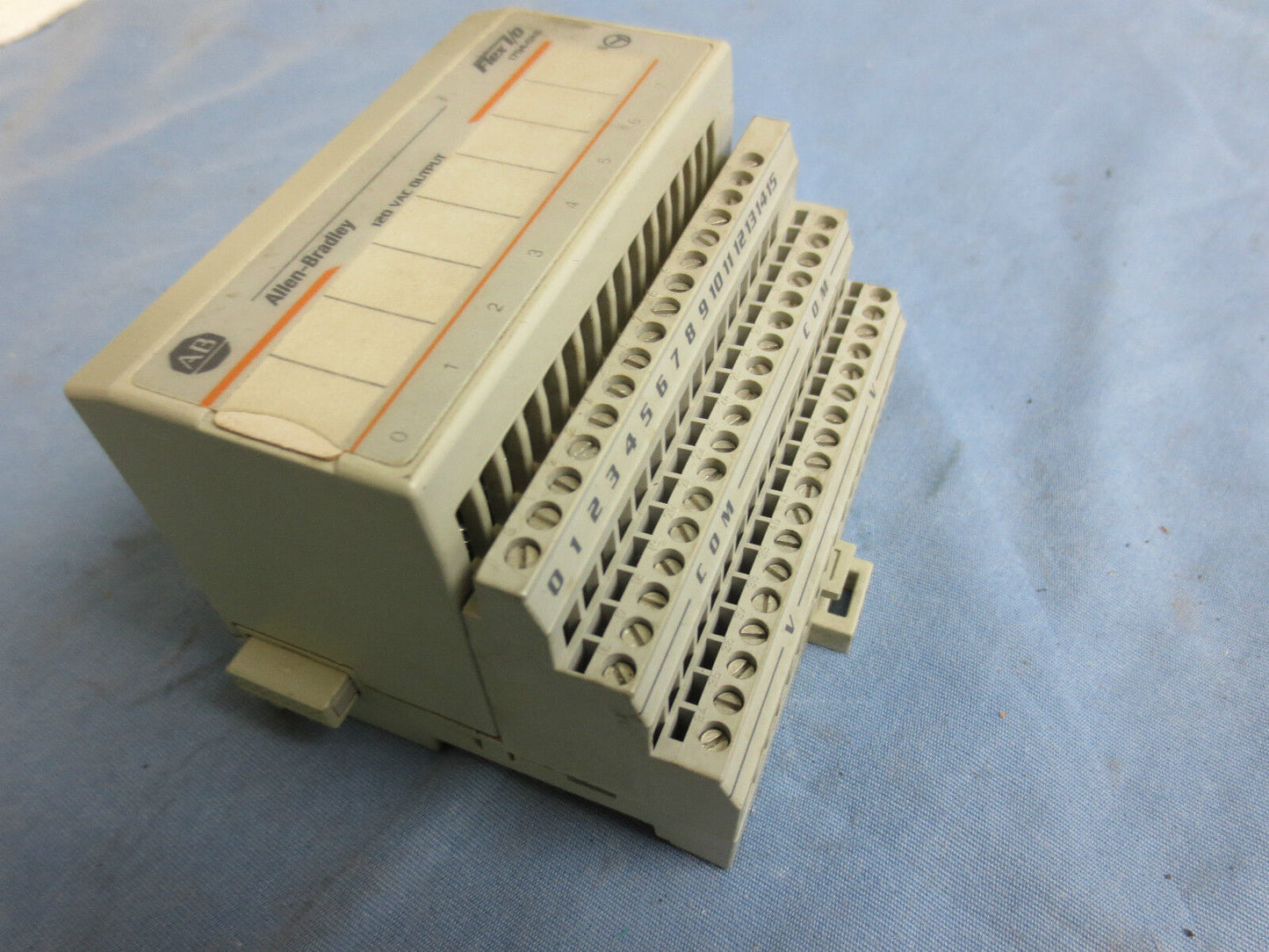ALLEN-BRADLEY 1794-TB3/A FLEXBUS TERMINAL BLOCK & 1794-OAB/A OUTPUT MODULE