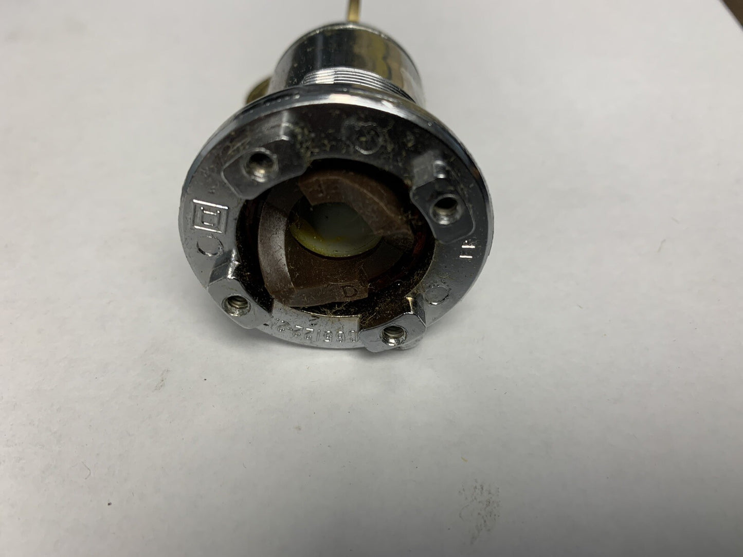 Square D 9001 KS34K1T107 Keyed Switch (Missing Washers and Bolt Nut)