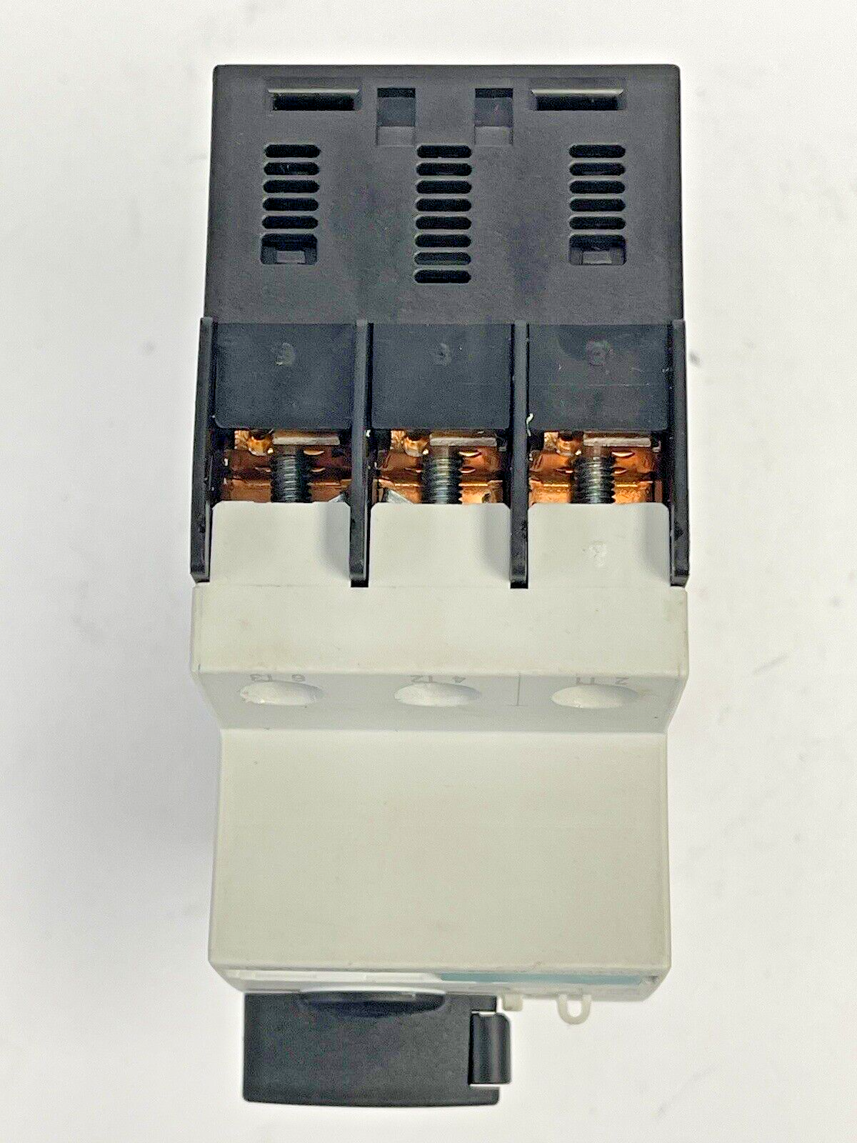 SIEMENS - 3RV1021-1KA10 & 3RV1901-1E - CIRCUIT BREAKER W/ SWITCH TRANSVERSE