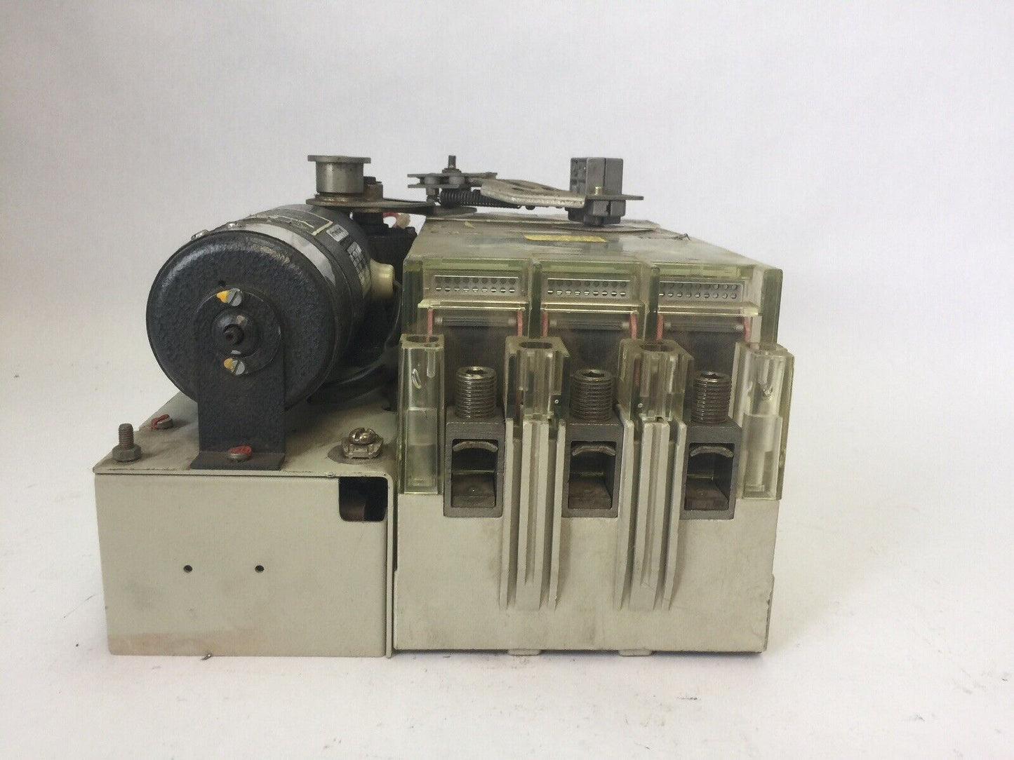 KLOCKNER MOELLER NZM9-250 CIRCUIT BREAKER 600VAC 250A SHUNT TRIP 120V 60HZ M9