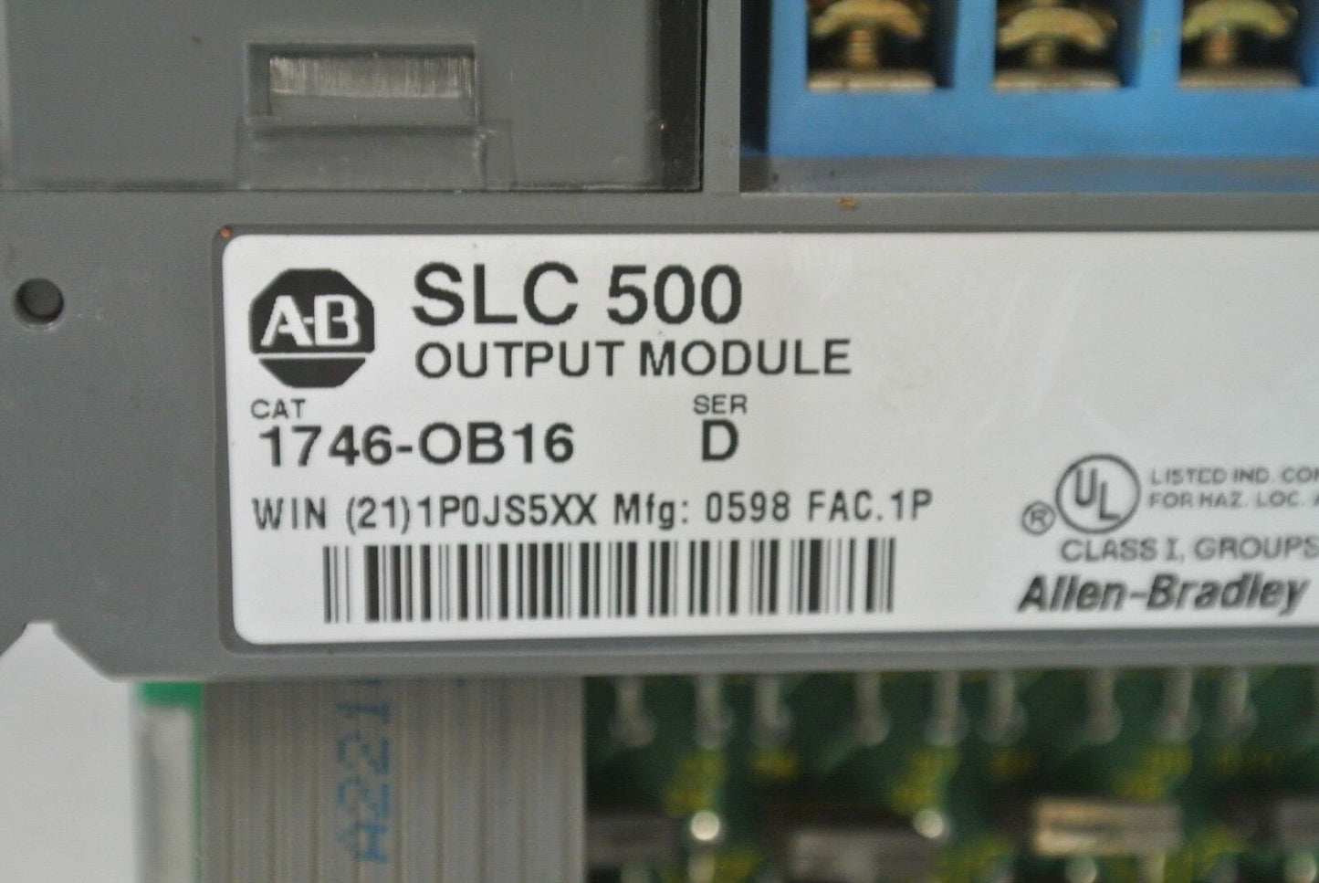 ALLEN-BRADLEY 1746-OB16 SLC500 OUTPUT MODULE - Ser. D - OUTPUT 10-50VDC