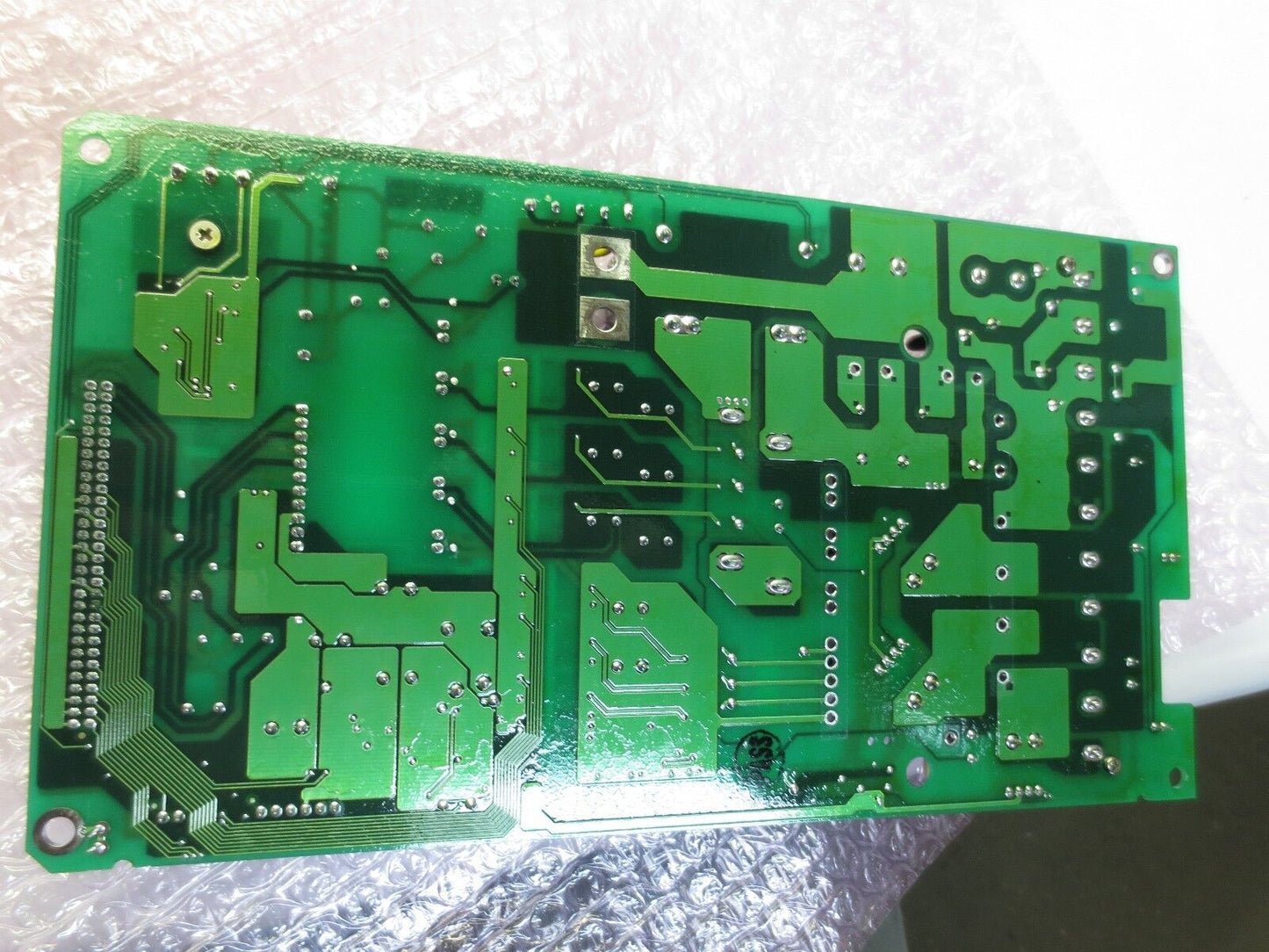 YASKAWA YPHT31517-1B / F7A25P5 FREQ. CONVERTER DRIVER BOARD 220V 3PH 5.5KW