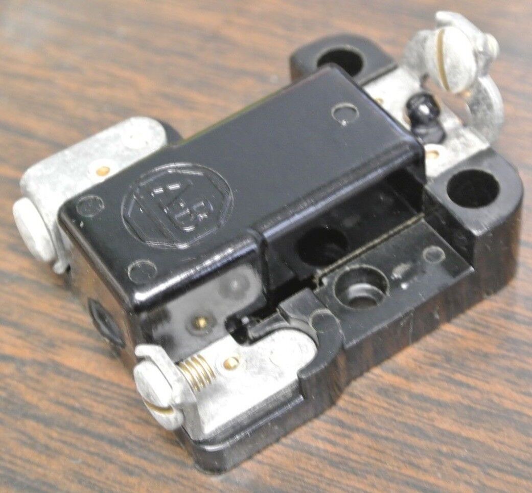 ALLEN-BRADLEY X-216877 CONTACT BLOCK with COVER / NEW SURPLUS