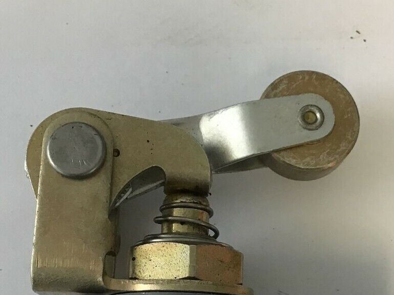 MICRO SWITCH BZE6-2RQ2 8923 LIMIT SWITCH 600VAC 250VDC
