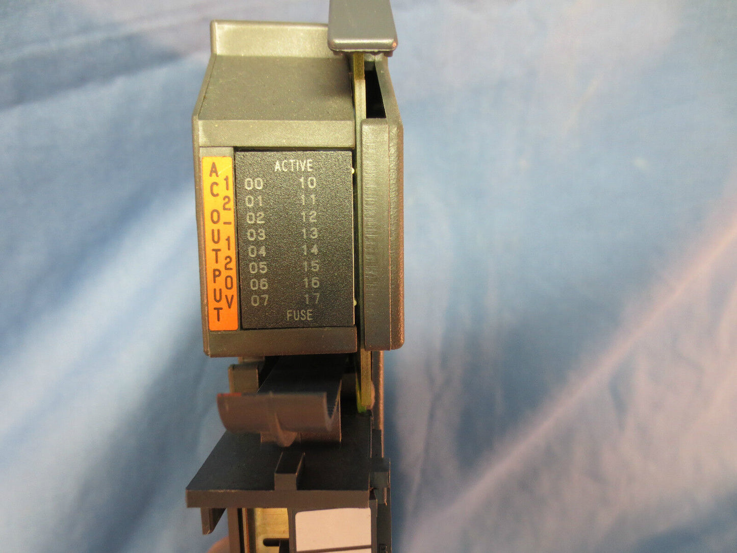 ALLEN-BRADLEY 1771-OAD B 12 to 120V AC OUTPUT MODULE