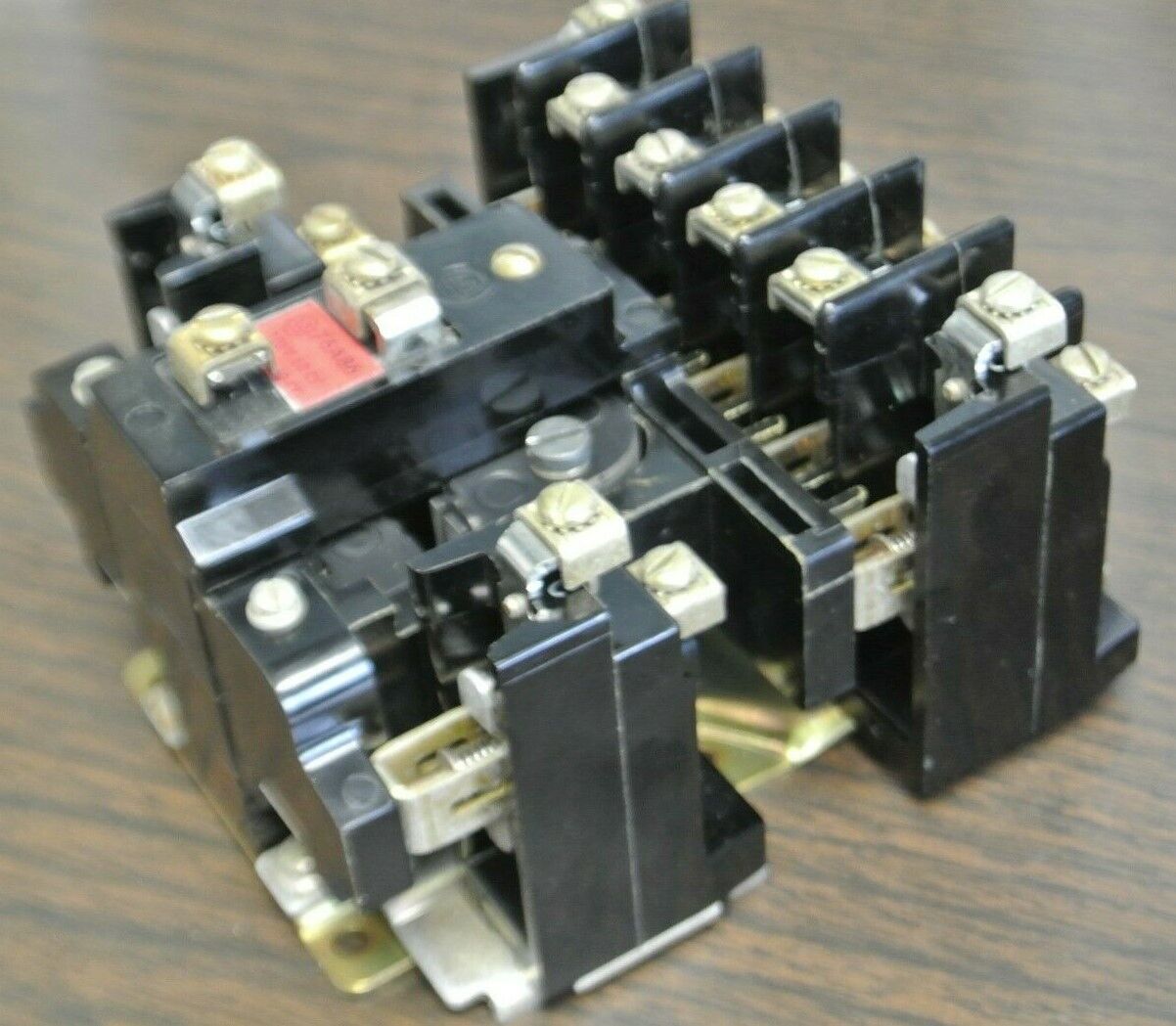 ALLEN-BRADLEY 700-BR440A1TYPE BR AC RELAY / 4 N.O., 4 N.C. / 120V / NEW SURPLUS