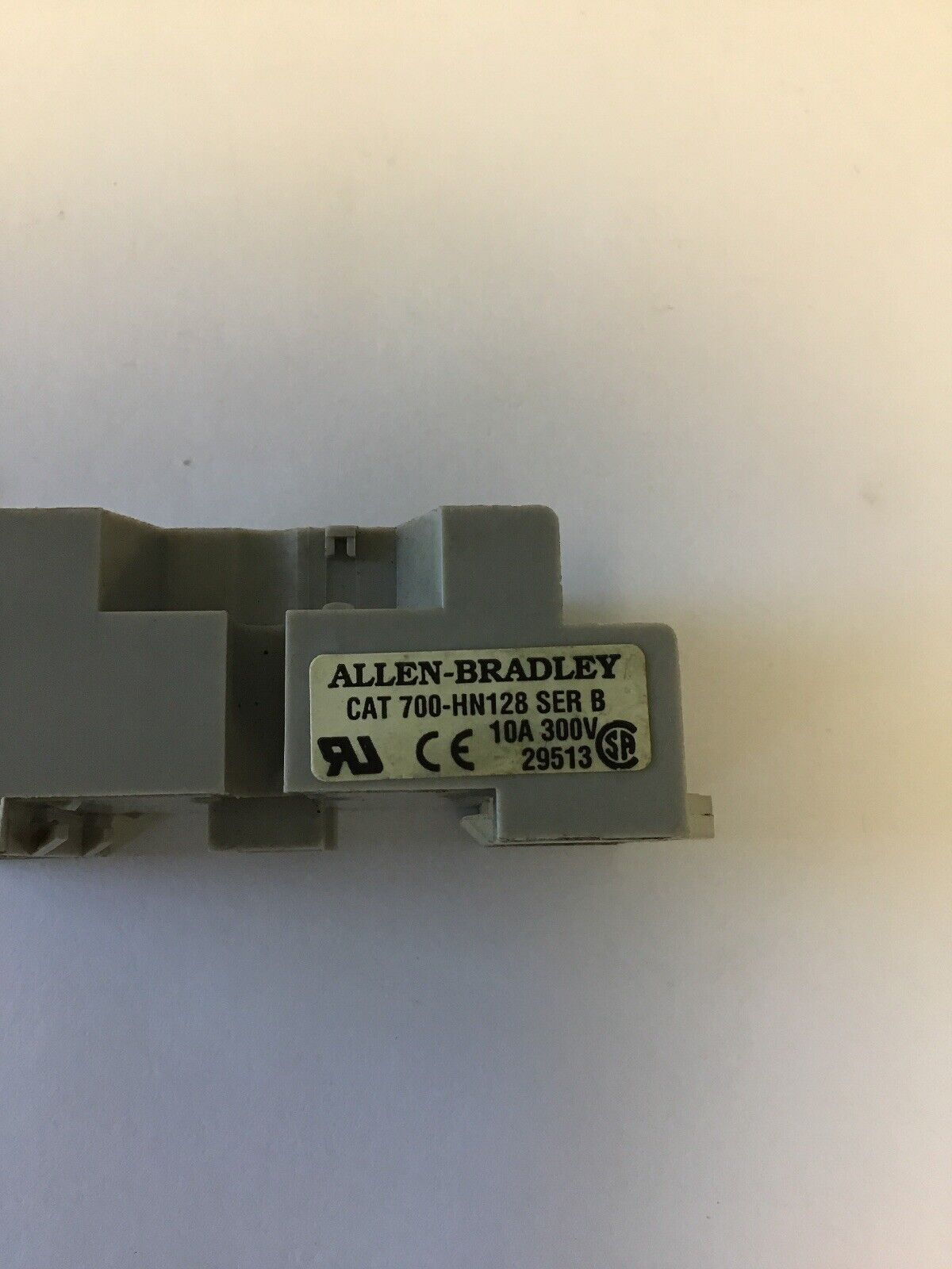 ALLEN BRADLEY 700-HN128 RELAY BASE 14 PIN SOCKET 300 VAC (MAY BE MISSING SCREWS)