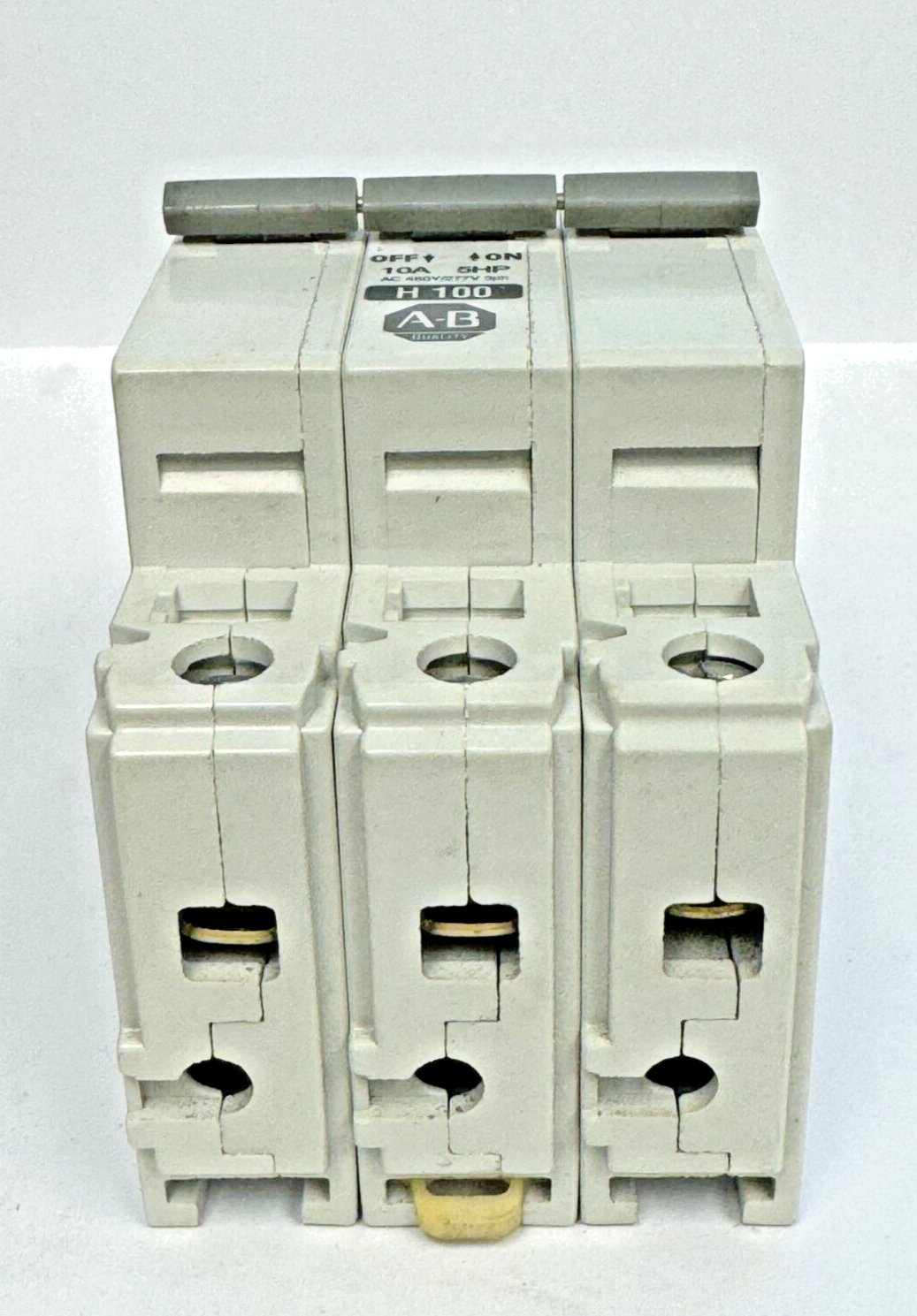 ALLEN-BRADLEY - 1492-CB3-H100 SER. C - MOTOR CONT. - 3 P, 10 A, 277 V, 5HP, 3PH