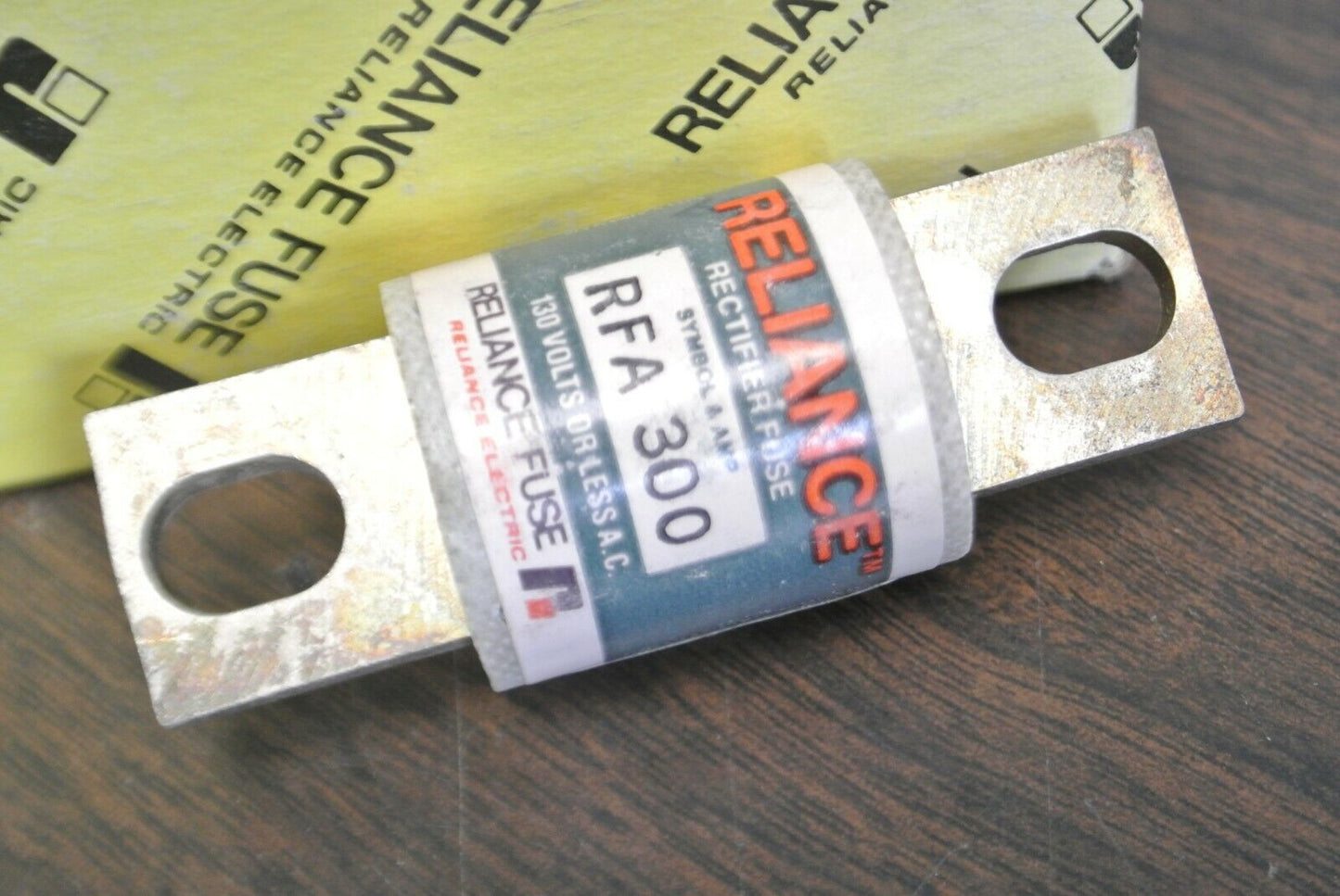 BOX of 10 / RELIANCE RFA300 RECTIFIER FUSE / 300A / 130V / NEW SURPLUS