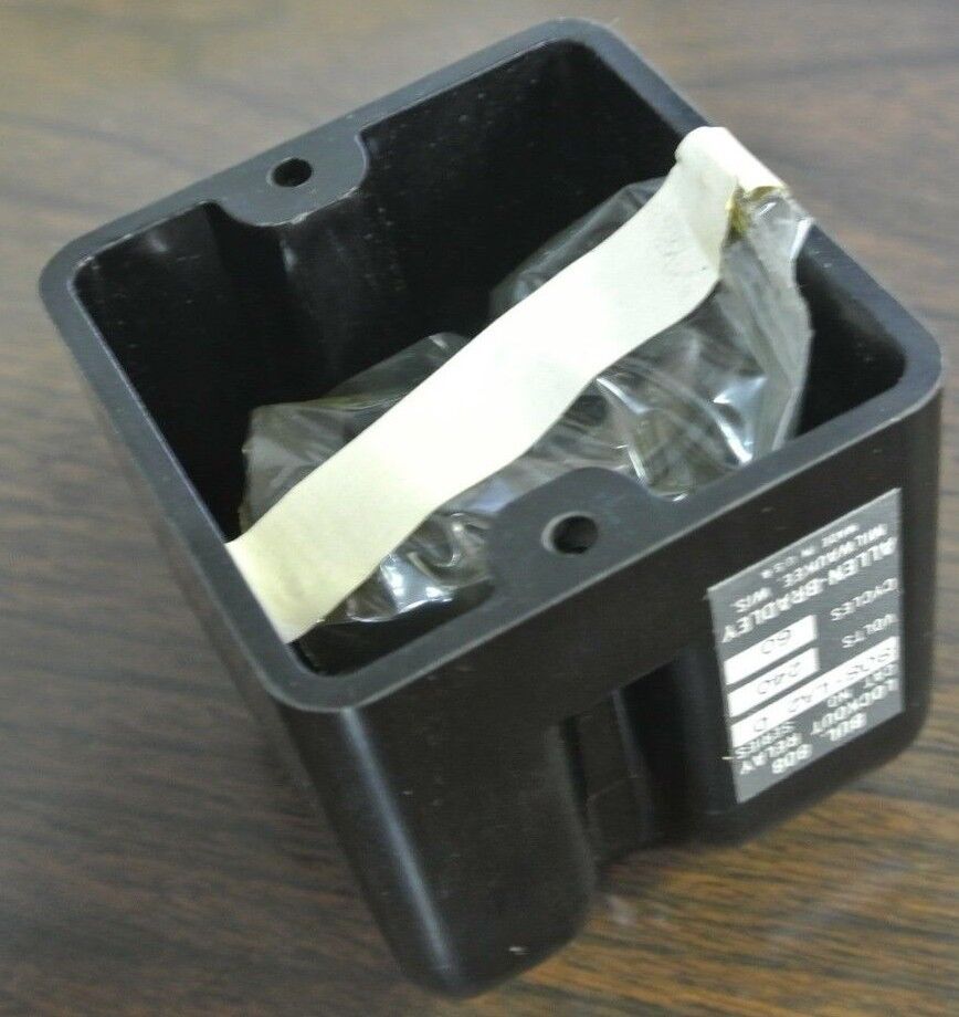 ALLEN-BRADLEY 808-LA2, Ser. D - LOCKOUT RELAY - 240V, 60Hz - NEW SURPLUS