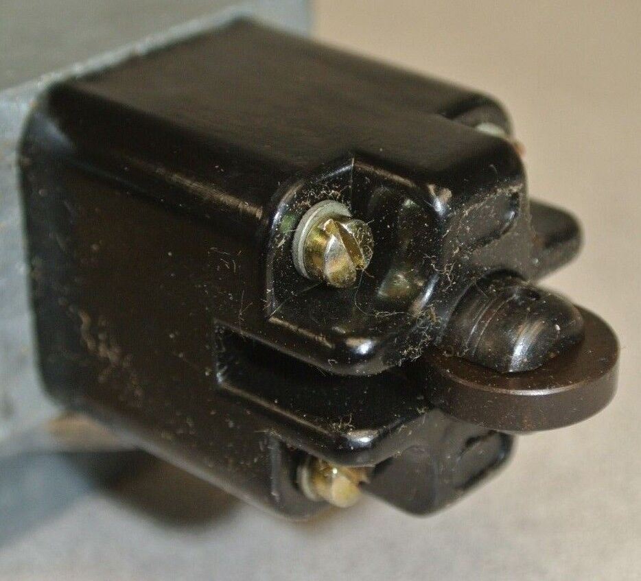 GENERAL ELECTRIC CR9440K1M1 TRACK-PUSH LIMIT SWITCH 10A, 600V - NEW SURPLUS