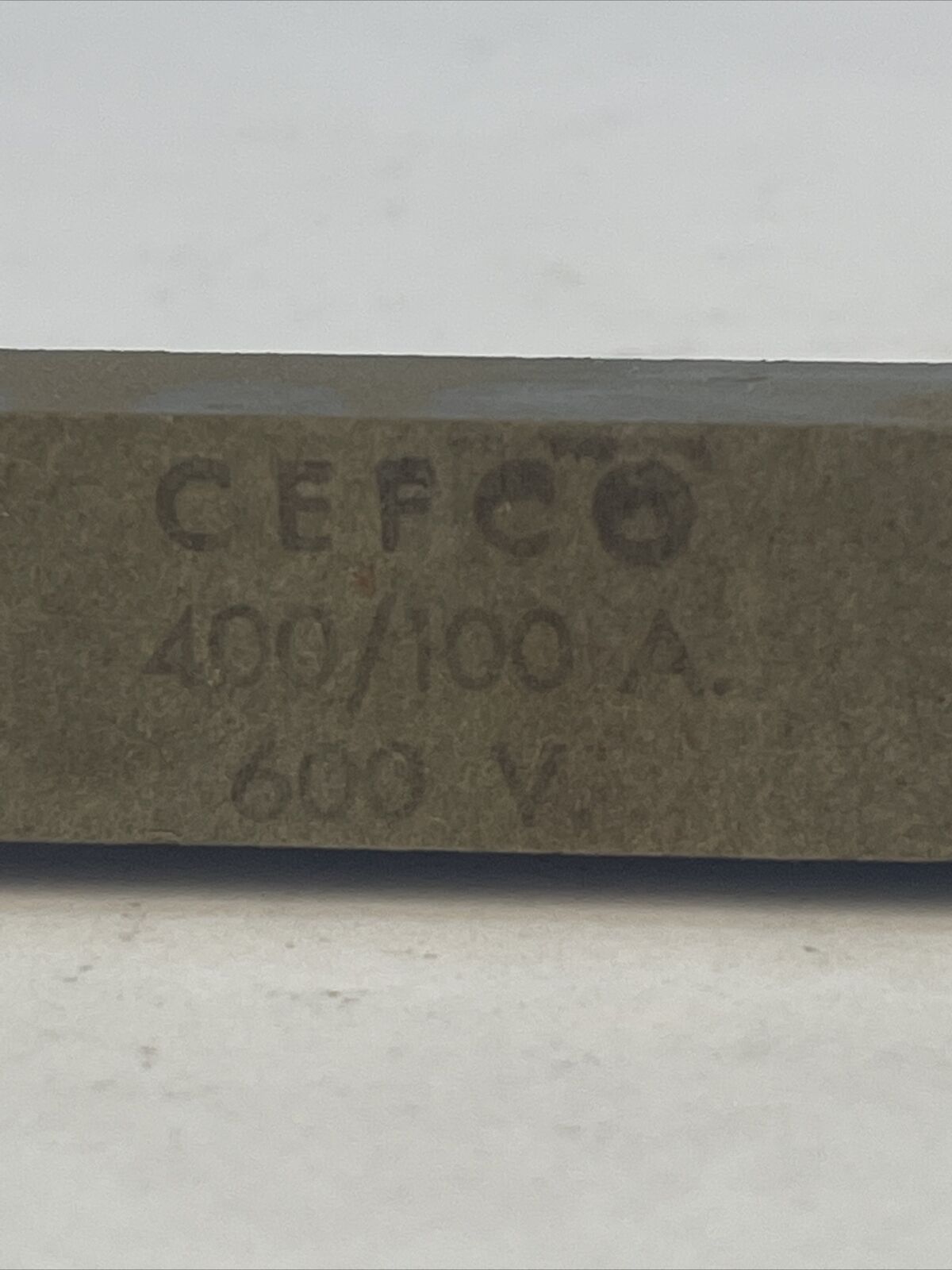 CEFCO 400/100A 600V FUSE REDUCER