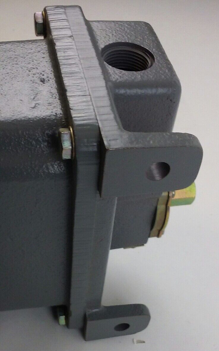 Square D PRESSURE SWITCH 9012GAR2 - Class 9012, Type GAR-2, Ser. B, Range 1-18