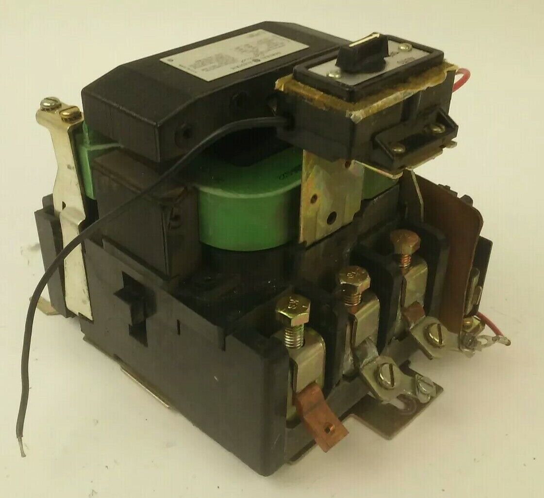GE CR260L51300AJZ LIGHTING CONTACTOR AUTO OFF ON 100A 600V 120V COIL