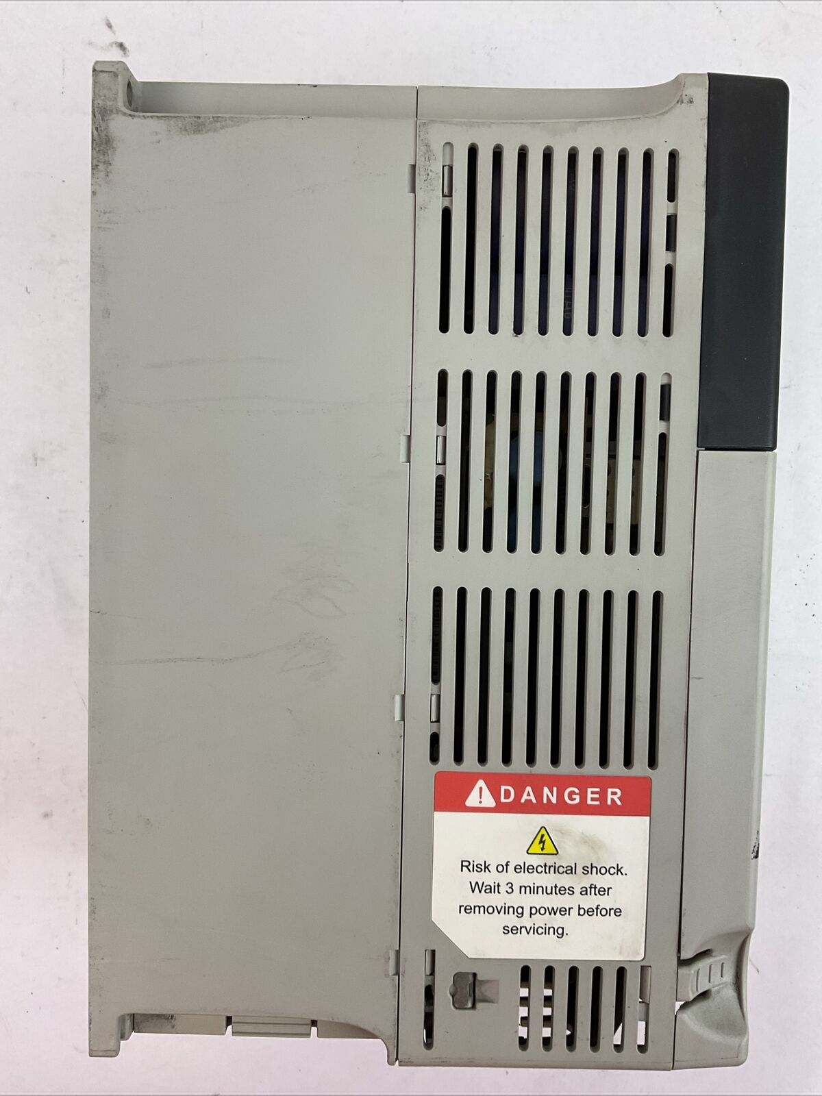 ALLEN BRADLEY 22C-D022N103 AC DRIVE SER A FRN 6.01 OUTPUT 0-460VAC