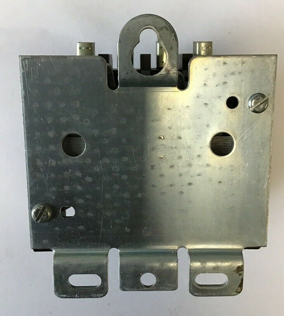 CUTLER HAMMER DEFINTITE PURPOSE CONTACTOR 9560H956A 208/240V 50/60CY