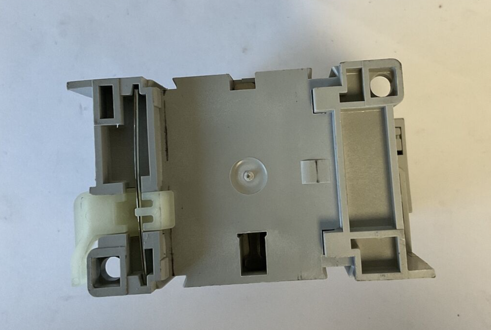 ALLEN BRADLEY 700-CF310D* CONTACTOR SER.A 690V 20A