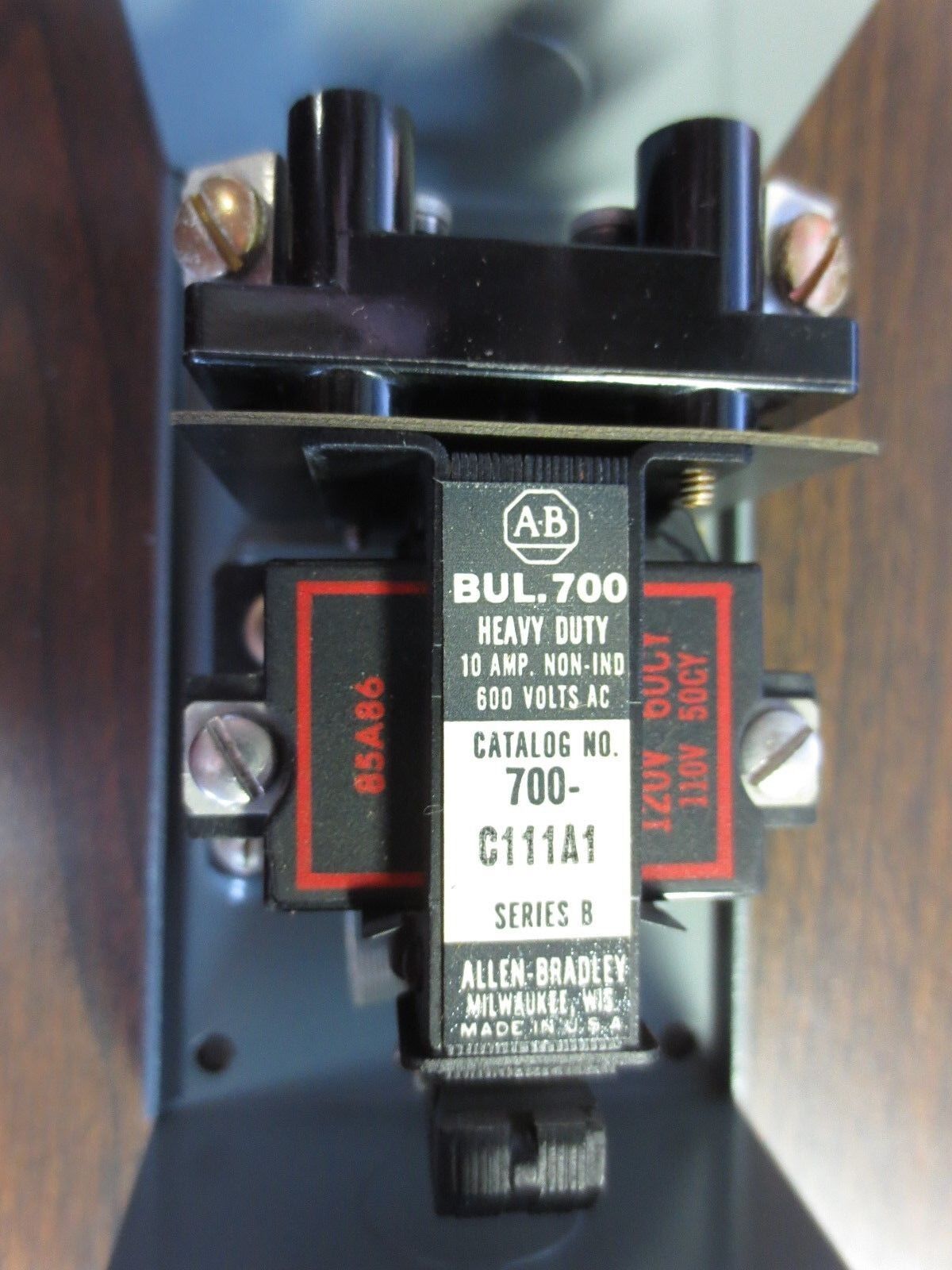 ALLEN-BRADLEY 700-C111A1 Ser. B TYPE C AC RELAY - NEW SURPLUS 120V, 2-POLE NO/NC