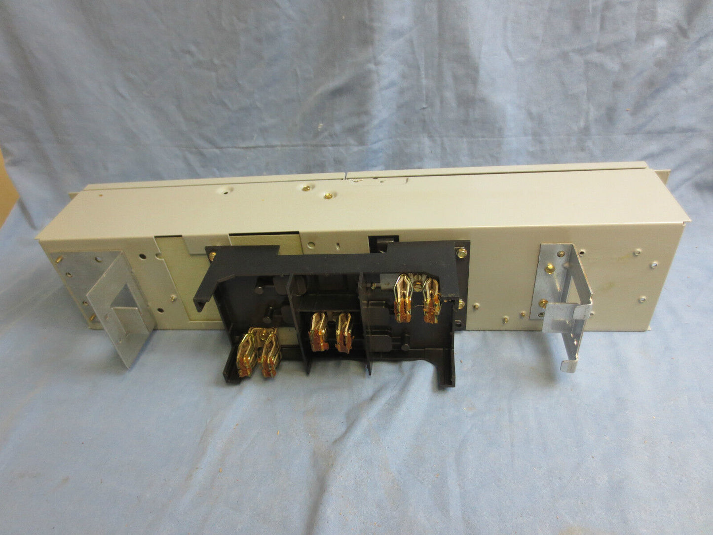 GE ADS32030HS SPECTRA FUSIBLE SWITCH UNIT - 30A 240V 3-POLE - NEW SURPLUS