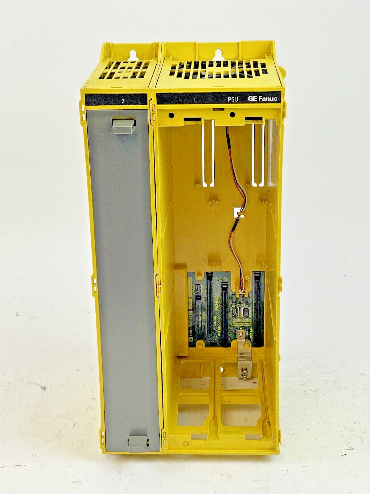 GE FANUC - 18M-MCU06335-001R00 - 3-SLOT RACK CHASSIS