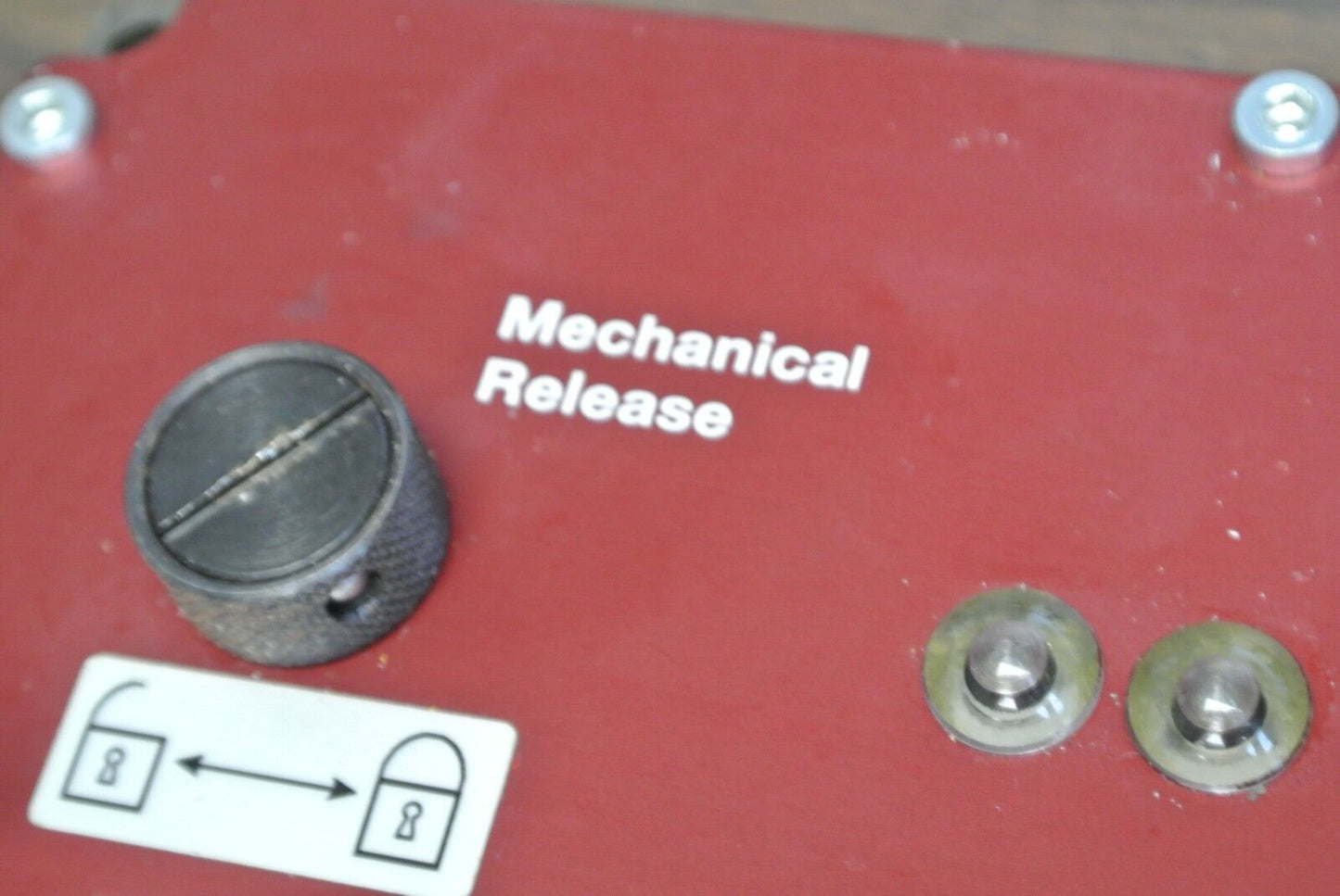 EUCHNER TZ1LE024BHA-C1903 SOLENOID LOCKING SAFETY INTERLOCK SWITCH / 24VAC/DC /