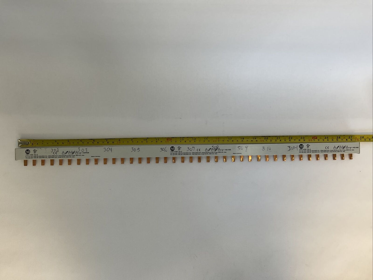 ALLEN BRADLEY 1492-A3B8 BUS BAR SER A