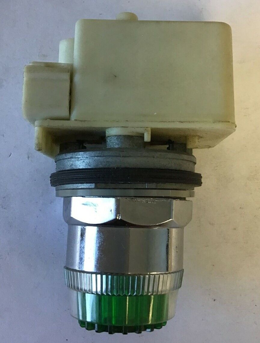 SQUARE D PUSH BUTTON GREEN CAP KM35LG LIGHT MODULE 24-28VAC-DC