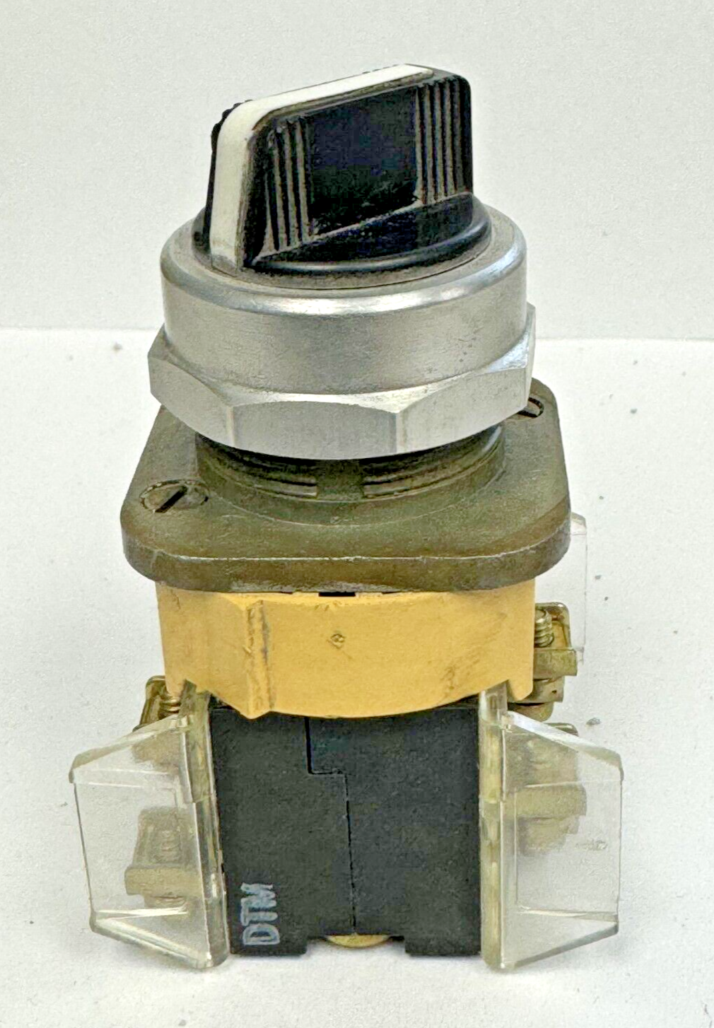 ALLEN-BRADLEY - 800T-H2 SER. T - SELECTOR SWITCH W/ CONTACT BLOCK