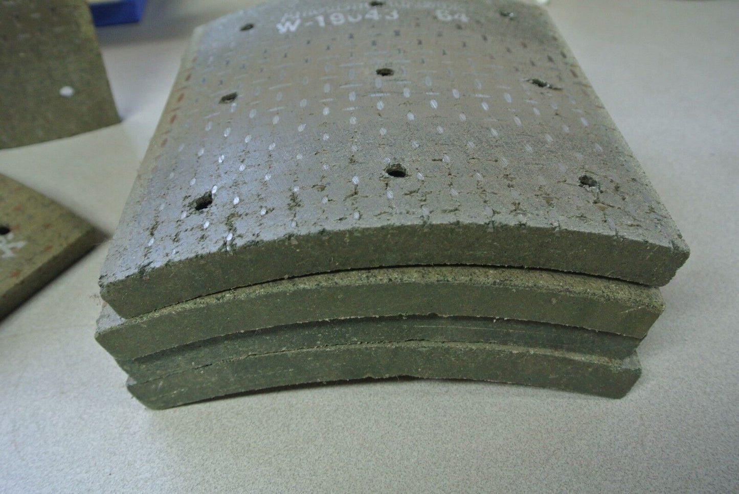 AMERICAN BRAKEBLOK W-19043 64 HEAVY EQUIPMENT BRAKE BLOCK NEW SURPLUS 52-42-5425