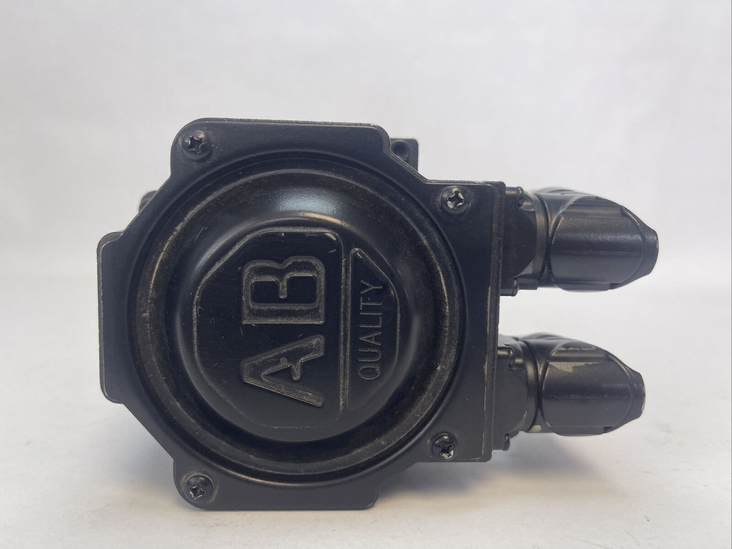 ALLEN BRADLEY MPL-B430P-SJ72AA SERVO MOTOR SER A 5000RPM 2.2/3.0 kW/HP 9.2AMP