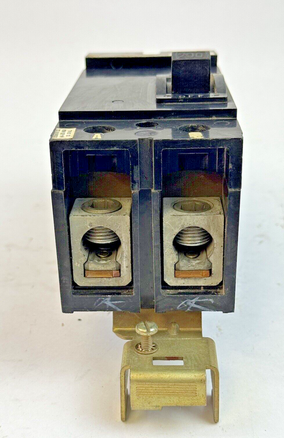 SQUARE D - Q221200AC - MOLDED CASE CIRCUIT BREAKER - 2 POLE/ 200 A/ 240 VAC