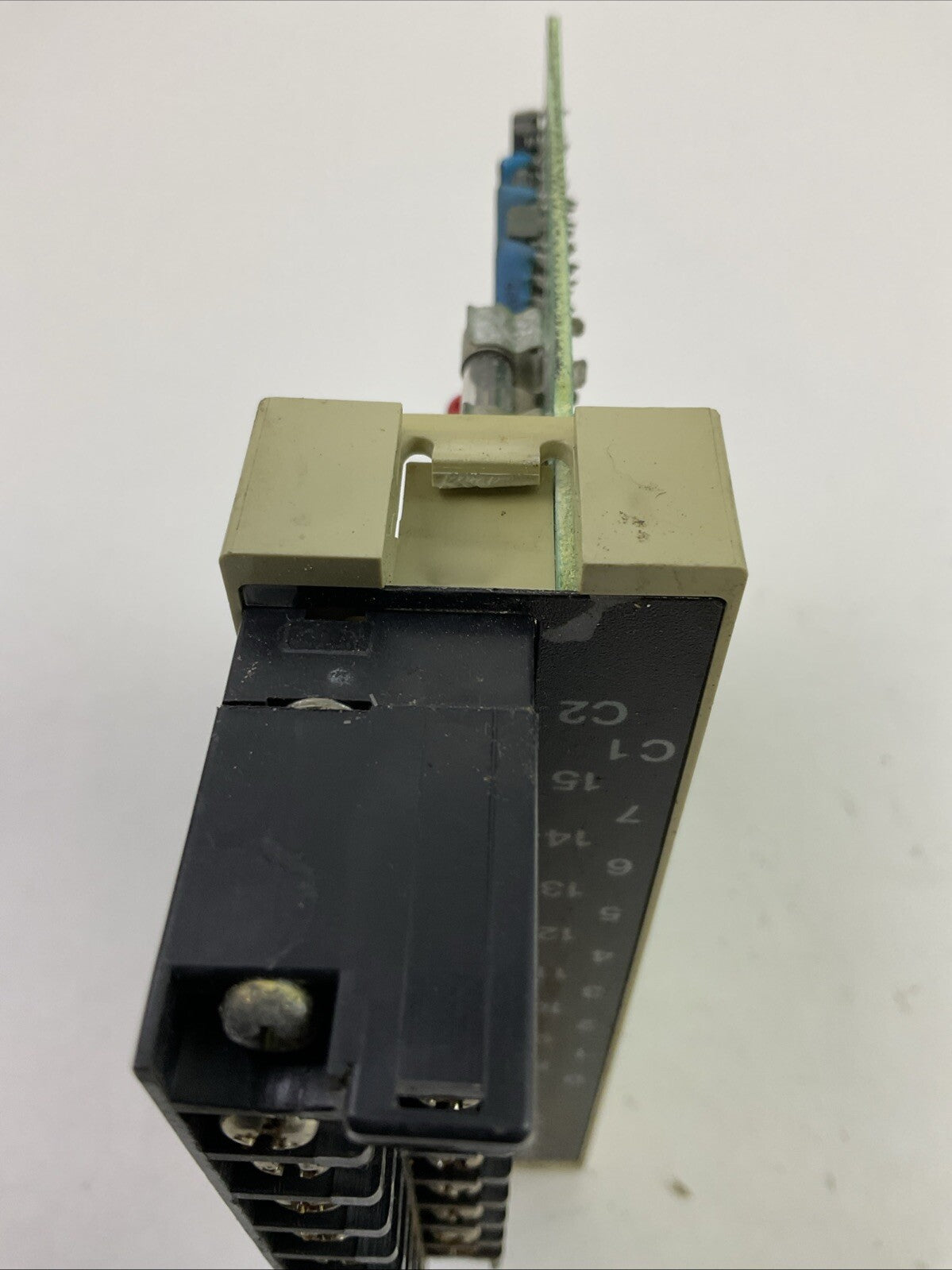 HITACHI POM-TP OUTPUT MODULE 33017816-5 (MISSING LOCKING TABS)