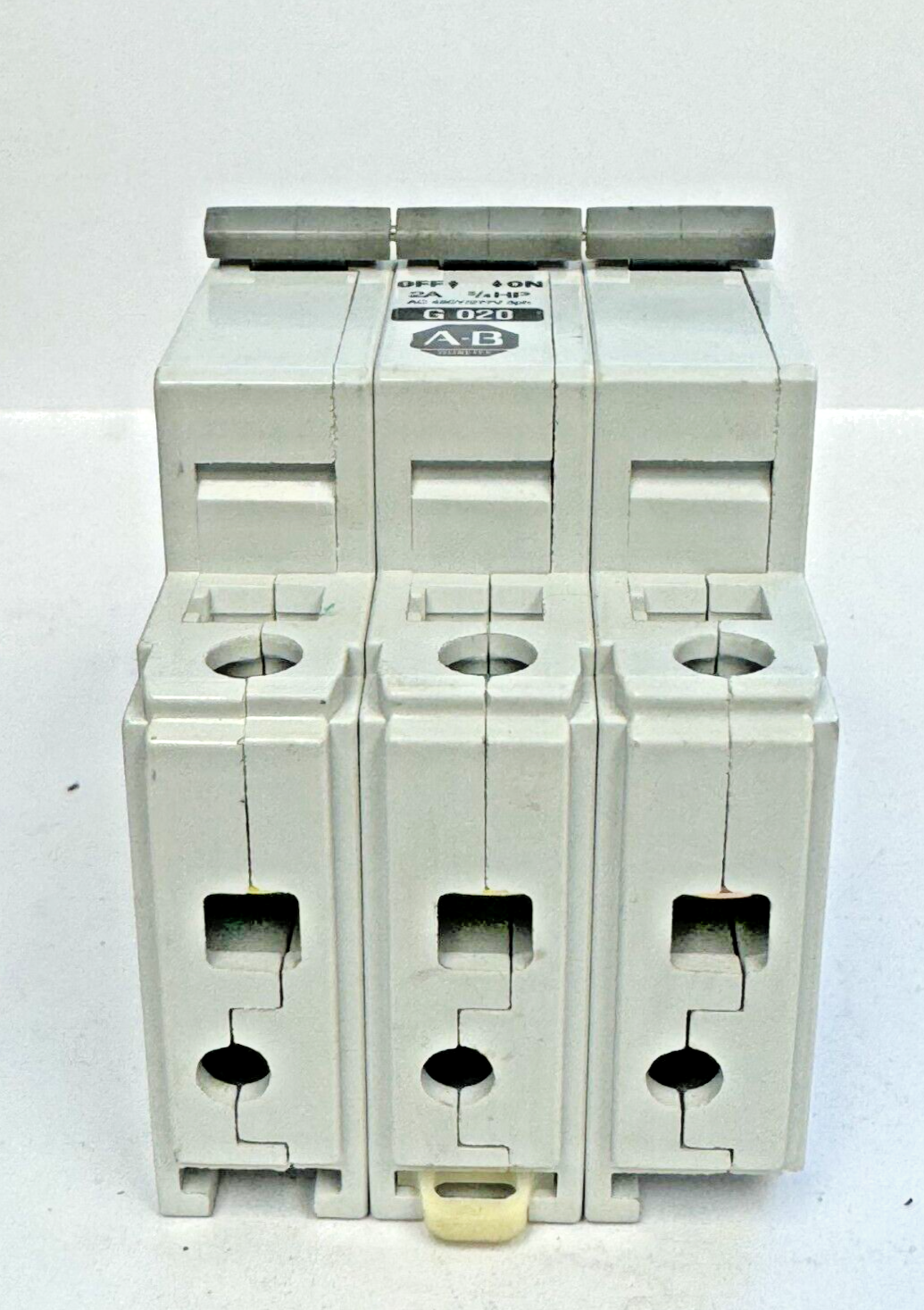 ALLEN-BRADLEY - 1492-CB3-G020 SER. C - MOTOR CONT. - 3P, 2 A, 277 V, 3/4 HP, 3PH
