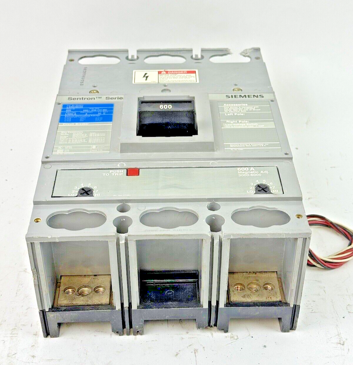 SIEMENS - LXD62B600A - BREAKER W/ A01JLDLV LOW VOLT AUX SWTCH 2 POLE/600A/600VAC