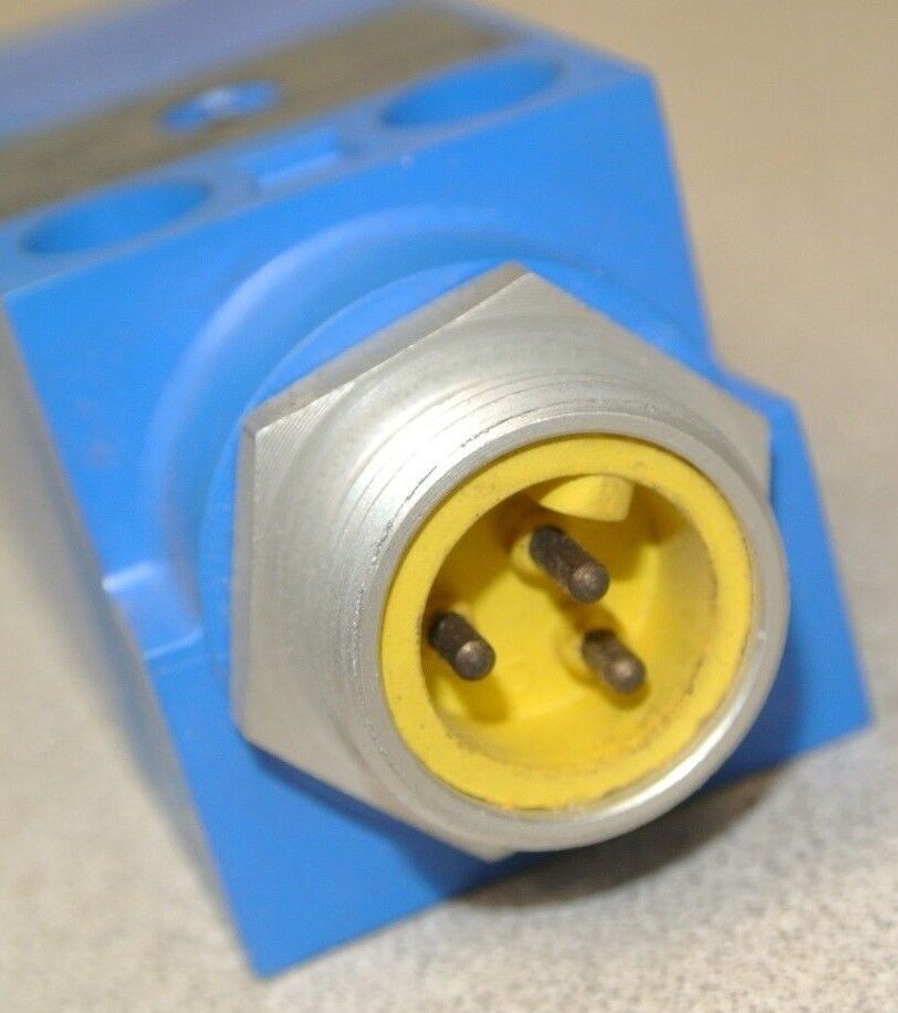 ALLEN-BRADLEY 871P-C13CRT TYPE C PROXIMITY SWITCH / NEW SURPLUS